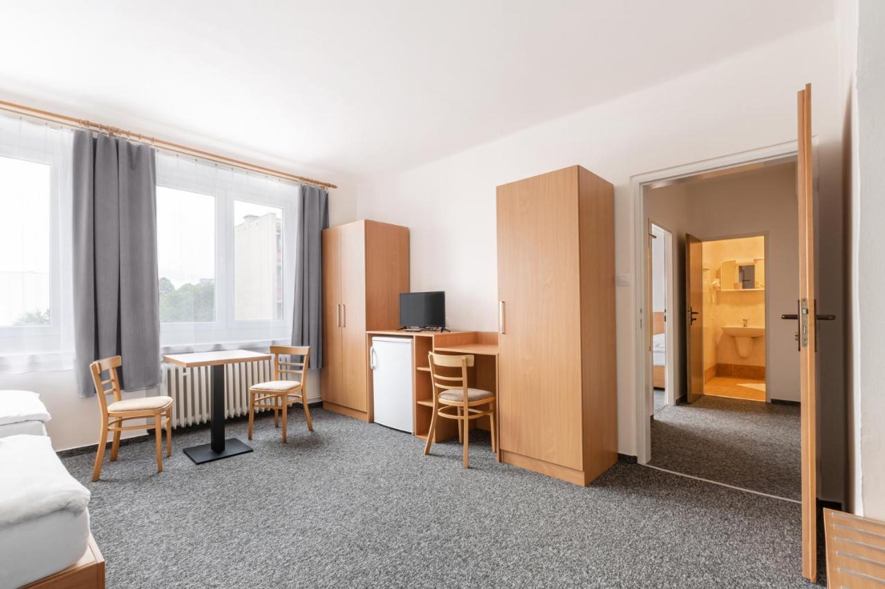 Hotel Trim Pardubice Zewnętrze zdjęcie