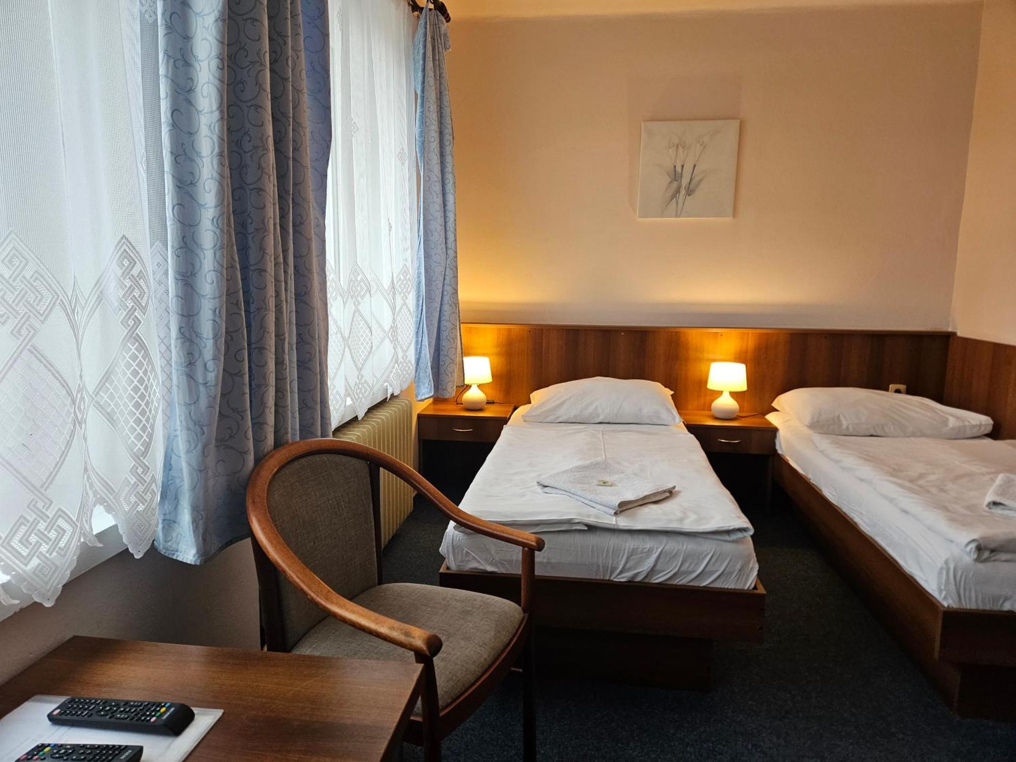 Hotel Trim Pardubice Zewnętrze zdjęcie