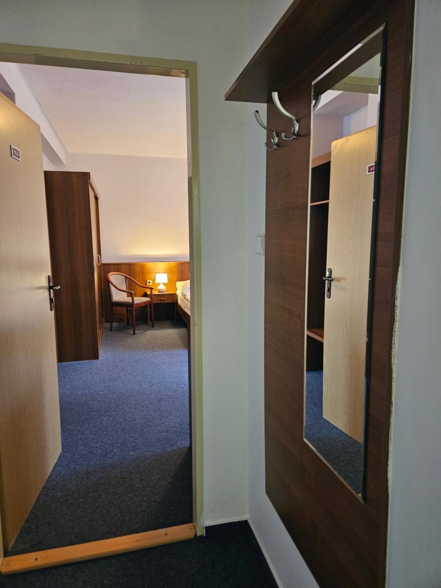 Hotel Trim Pardubice Zewnętrze zdjęcie