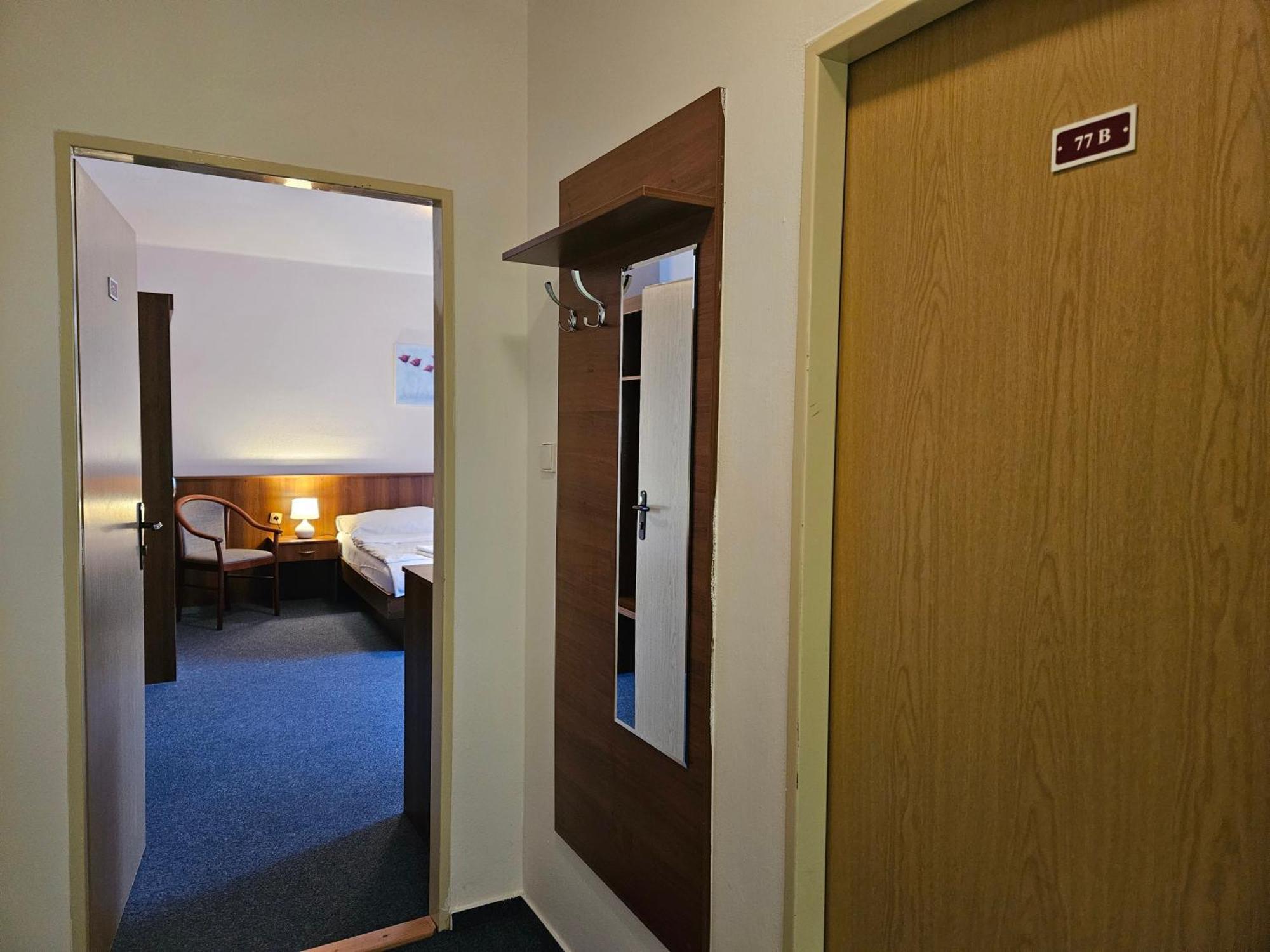 Hotel Trim Pardubice Zewnętrze zdjęcie