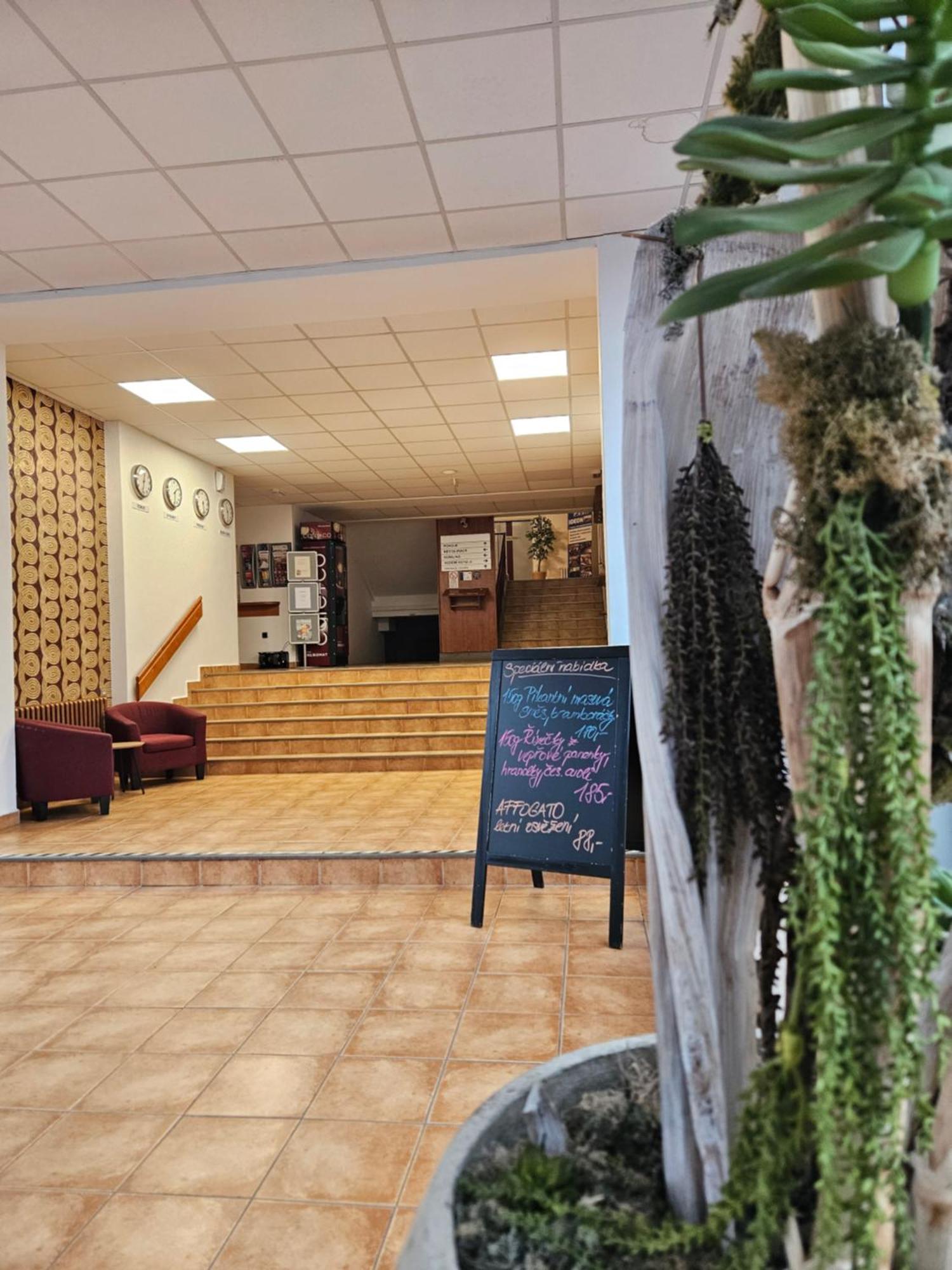 Hotel Trim Pardubice Zewnętrze zdjęcie