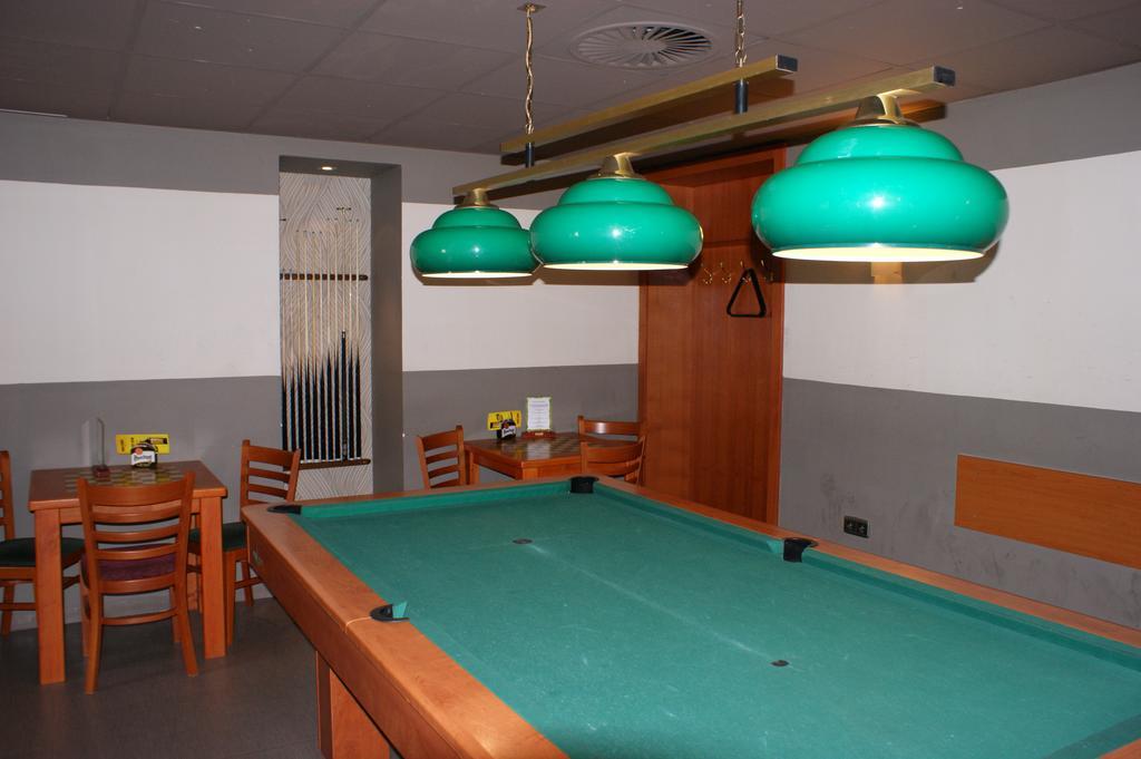 Hotel Trim Pardubice Zewnętrze zdjęcie